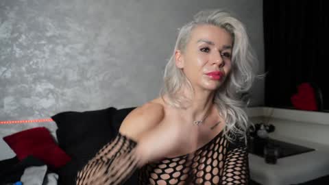 Snapshot of ashadevon_fit chatting on January 27, 10:06 pm Asha online show from January 27, 10:06 pm