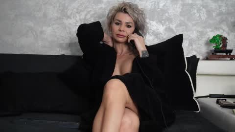 Snapshot of ashadevon_fit chatting on January 13, 9:47 am Asha online show from January 13, 9:47 am