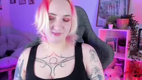 AshleyAshe  online show from March 2, 5:01 am
