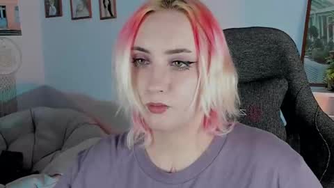 AshleyAshe  online show from March 6, 5:35 am