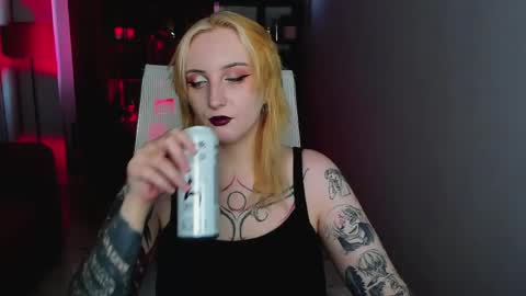 Snapshot of asheluck chatting on May 22, 2:40 am AshleyAshe online show from May 22, 2:40 am