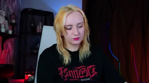 Snapshot of asheluck chatting on May 28, 2:53 am AshleyAshe online show from May 28, 2:53 am