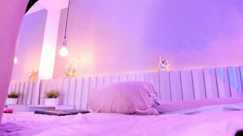 I am Ashley online show from December 19, 7:32 pm