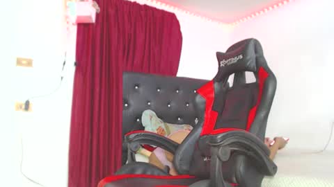 ashelyhots9inches online show from April 30, 4:24 pm