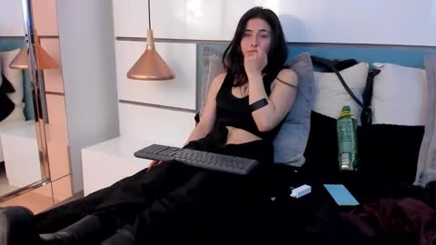 Snapshot of ashkoreh chatting on December 13, 8:14 pm Ashkoreh online show from December 13, 8:14 pm