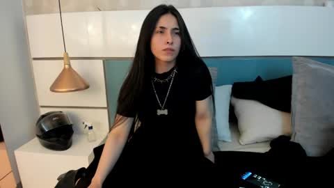 Ashkoreh online show from May 19, 7:20 pm