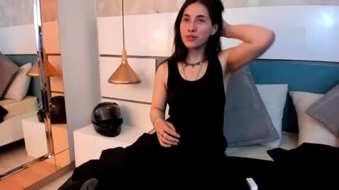 Ashkoreh online show from June 2, 8:22 pm