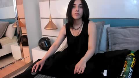 Ashkoreh online show from June 17, 8:21 pm