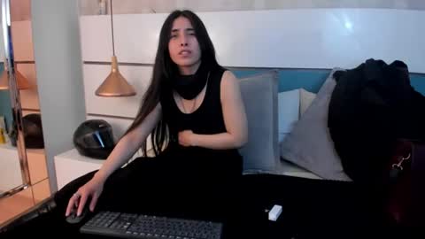 Ashkoreh online show from July 4, 10:05 pm