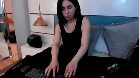 Ashkoreh online show from July 10, 8:44 pm
