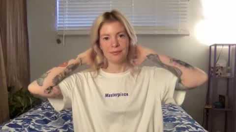 Ashlee online show from February 18, 3:30 pm