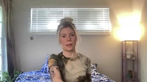 Ashlee online show from February 21, 7:15 pm