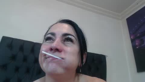 Snapshot of ashleey_thompson chatting on June 7, 8:12 pm ashleey_thompson online show from June 7, 8:12 pm