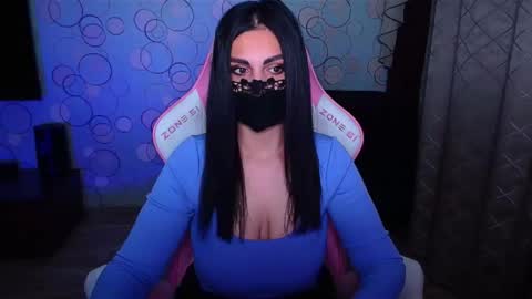 Snapshot of ashley__cooper__ chatting on November 18, 3:45 am Yasmina online show from November 18, 3:45 am