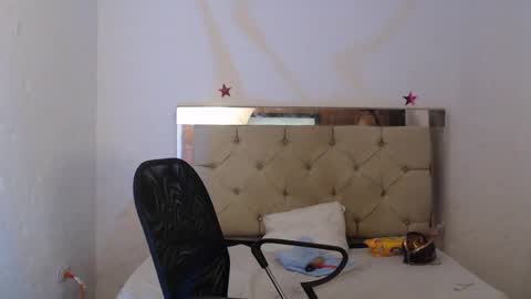 ashley__tylor online show from February 4, 6:04 am