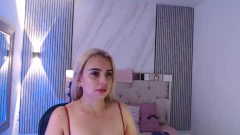 ashley__tylor online show from February 18, 2:29 am