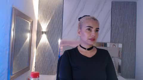 Snapshot of ashley__tylor chatting on June 6, 4:23 pm ashley__tylor online show from June 6, 4:23 pm