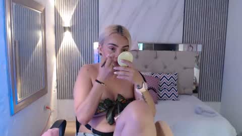Snapshot of ashley__tylor chatting on June 11, 4:38 pm ashley__tylor online show from June 11, 4:38 pm