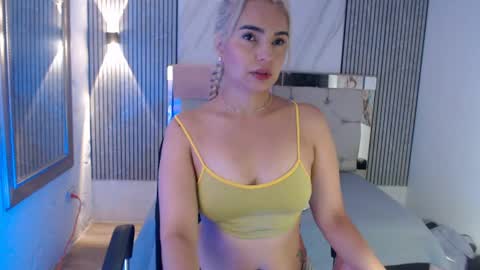 Snapshot of ashley__tylor chatting on July 10, 4:20 pm ashley__tylor online show from July 10, 4:20 pm