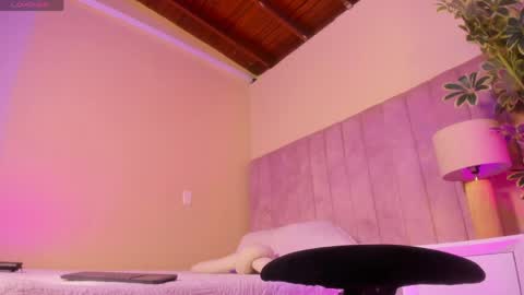 ashley_beaomunt online show from April 25, 11:13 am