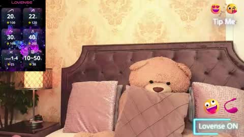 Ashley online show from February 1, 9:24 pm