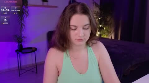 Snapshot of ashley_glen chatting on October 1, 7:25 am   online show from October 1, 7:25 am