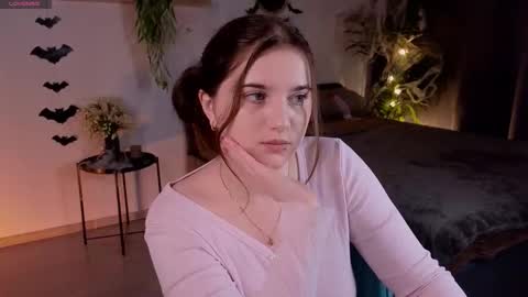 Snapshot of ashley_glen chatting on October 28, 7:45 am   online show from October 28, 7:45 am