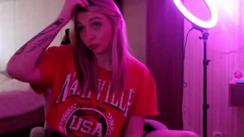 Snapshot of ashley_matthew chatting on March 10, 11:15 am Ashley Matthew online show from March 10, 11:15 am