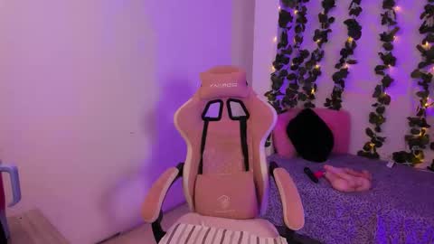 Snapshot of ashley_morgan_18 chatting on December 3, 3:03 am ashley online show from December 3, 3:03 am