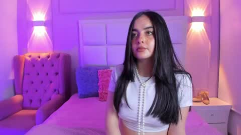 ashley_petit online show from May 14, 1:29 pm