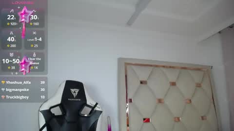 Snapshot of ashley_piinkk chatting on June 6, 10:20 am Ashley online show from June 6, 10:20 am