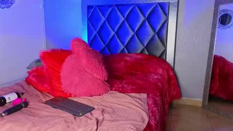 Snapshot of ashleybrend chatting on January 11, 11:56 pm CAMILA online show from January 11, 11:56 pm