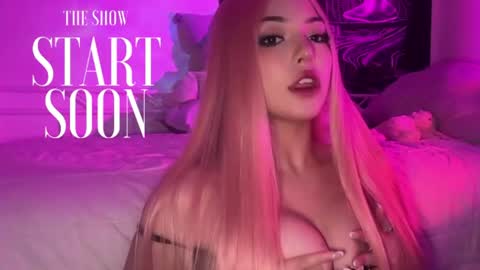 Ashlee Boox   online show from June 17, 7:59 pm