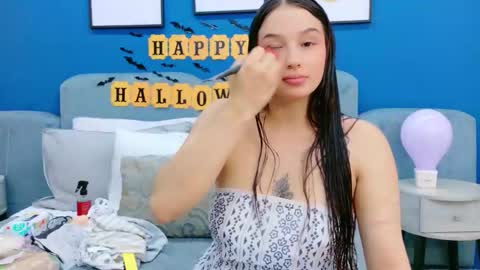 Ashley Evans online show from October 18, 7:58 pm