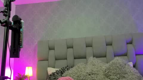 Snapshot of ashleyhiil2 chatting on September 15, 3:06 am AshleyHill online show from September 15, 3:06 am