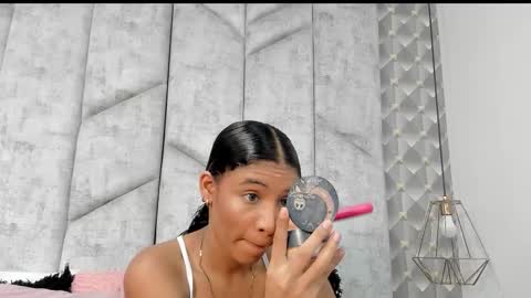 Snapshot of ashleyhiil2 chatting on December 14, 4:40 am AshleyHill online show from December 14, 4:40 am