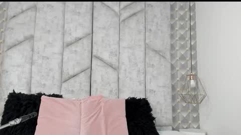 Snapshot of ashleyhiil2 chatting on December 15, 3:00 am AshleyHill online show from December 15, 3:00 am