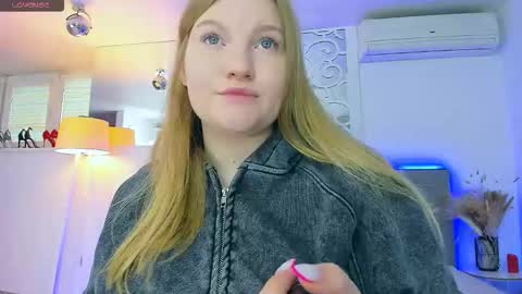 Snapshot of ashleyjonse chatting on October 27, 6:17 am AshleyJonse online show from October 27, 6:17 am