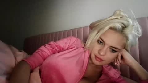 ashleymaddyyyy647935 online show from April 25, 4:04 pm