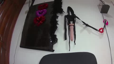 Snapshot of ashleyreyes_ chatting on February 26, 3:42 am Ashley online show from February 26, 3:42 am