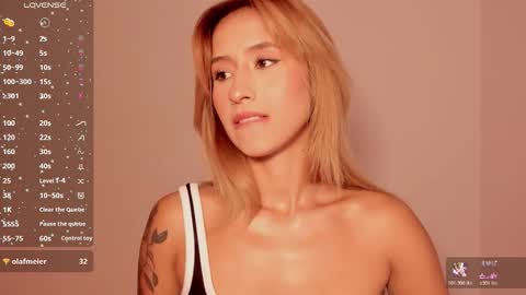 Snapshot of ashleyroys_111 chatting on November 28, 5:59 pm dahiana online show from November 28, 5:59 pm