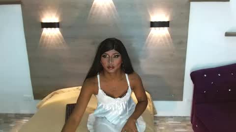 ashleysofiathenison online show from June 21, 1:46 pm
