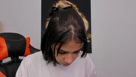    online show from December 20, 6:45 pm