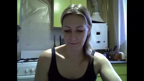 Snapshot of ashleyxhoney chatting on December 3, 8:00 am AshleyXHoney online show from December 3, 8:00 am