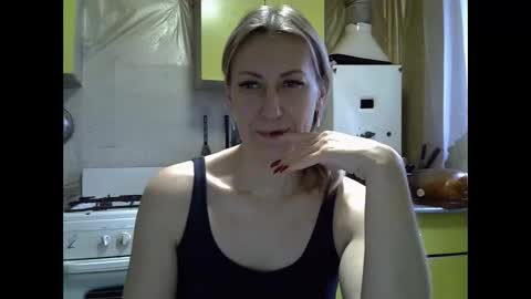 Snapshot of ashleyxhoney chatting on December 5, 7:17 am AshleyXHoney online show from December 5, 7:17 am