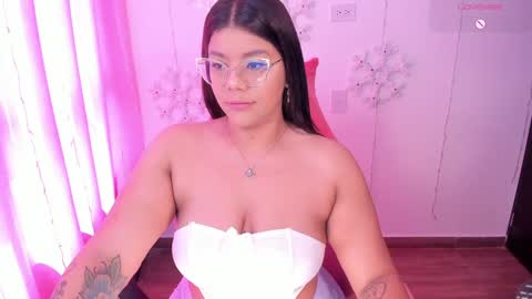Snapshot of ashleyy18__ chatting on December 28, 7:33 pm Ashleyy18 online show from December 28, 7:33 pm