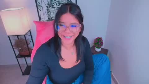 Ashleyy18   online show from April 24, 1:30 am