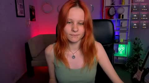 Snapshot of ashli_bright chatting on June 2, 1:46 pm Ashli online show from June 2, 1:46 pm