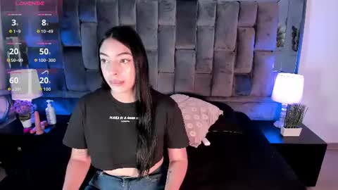 Snapshot of ashly_bloom chatting on June 25, 2:55 am Ashly online show from June 25, 2:55 am