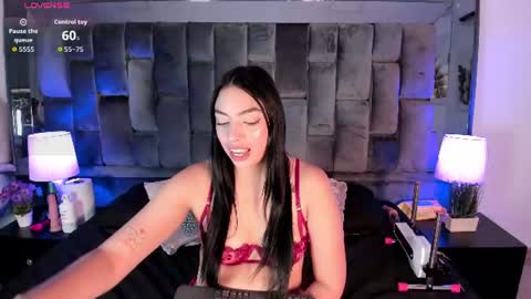 Snapshot of ashly_bloom chatting on June 26, 1:10 am Ashly online show from June 26, 1:10 am